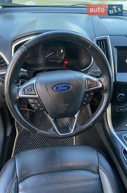 Внедорожник / Кроссовер Ford Edge 2017 в 