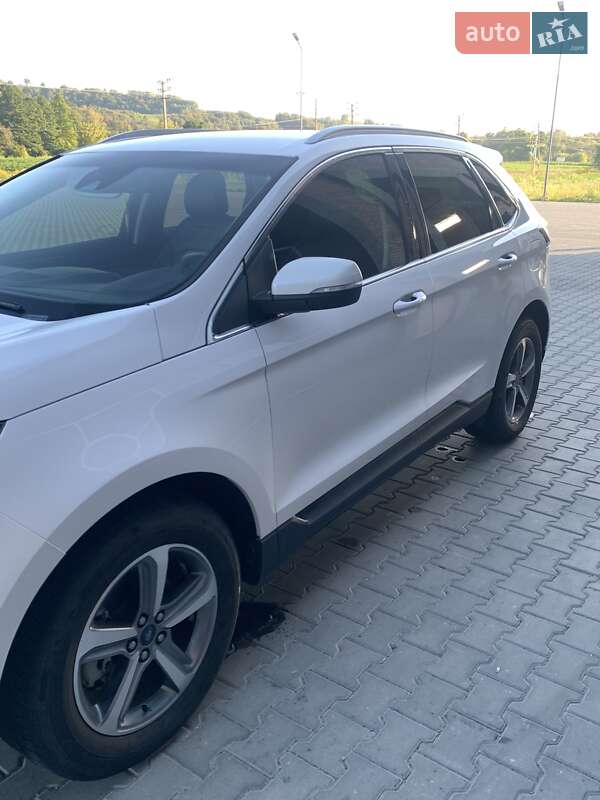 Позашляховик / Кросовер Ford Edge 2019 в Чернівцях