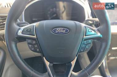Позашляховик / Кросовер Ford Edge 2020 в 