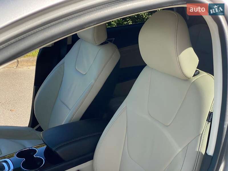 Внедорожник / Кроссовер Ford Edge 2017 в Ровно