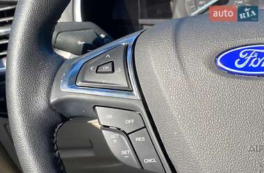 Внедорожник / Кроссовер Ford Edge 2017 в 