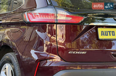 Позашляховик / Кросовер Ford Edge 2020 в 