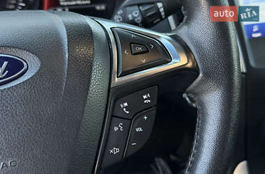 Позашляховик / Кросовер Ford Edge 2020 в 