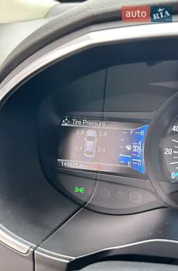 Внедорожник / Кроссовер Ford Edge 2017 в 