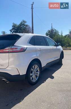 Внедорожник / Кроссовер Ford Edge 2019 в 