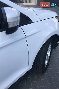 Внедорожник / Кроссовер Ford Edge 2015 в 