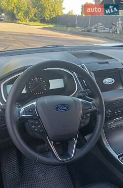 Внедорожник / Кроссовер Ford Edge 2020 в 