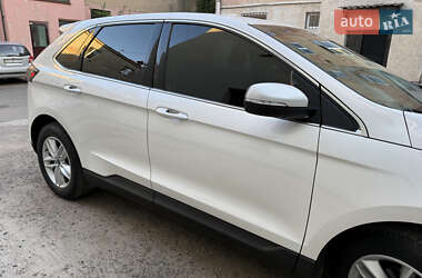 Внедорожник / Кроссовер Ford Edge 2017 в 