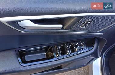 Позашляховик / Кросовер Ford Edge 2020 в 