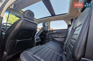 Позашляховик / Кросовер Ford Edge 2019 в 