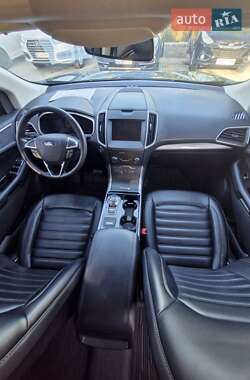 Позашляховик / Кросовер Ford Edge 2019 в 