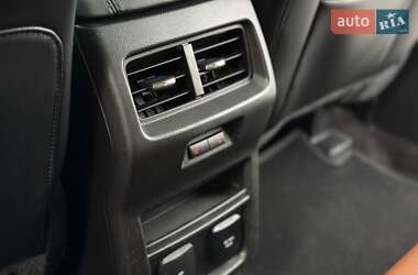 Внедорожник / Кроссовер Ford Edge 2015 в 