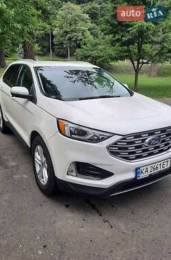 Позашляховик / Кросовер Ford Edge 2018 в 
