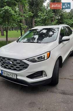 Позашляховик / Кросовер Ford Edge 2018 в 