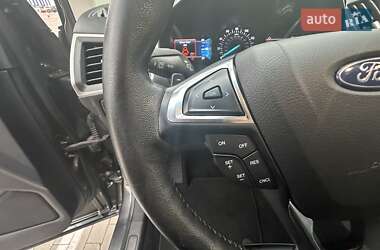 Внедорожник / Кроссовер Ford Edge 2019 в 