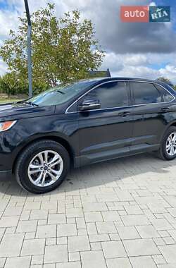 Позашляховик / Кросовер Ford Edge 2015 в 