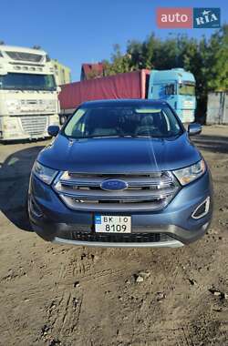 Позашляховик / Кросовер Ford Edge 2018 в 