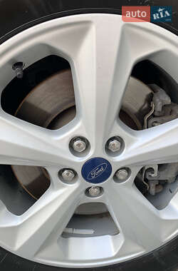 Внедорожник / Кроссовер Ford Edge 2020 в 