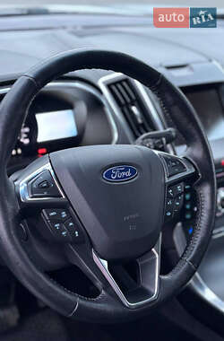 Позашляховик / Кросовер Ford Edge 2019 в 