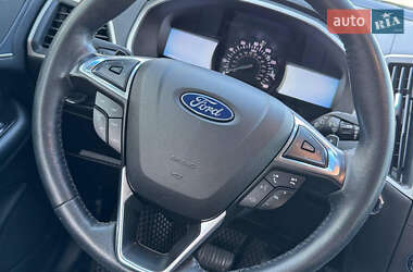 Внедорожник / Кроссовер Ford Edge 2020 в 