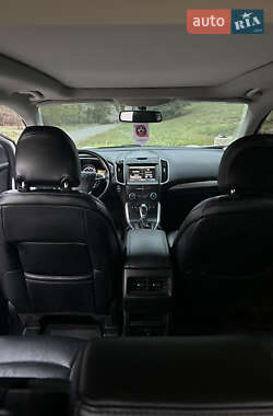 Внедорожник / Кроссовер Ford Edge 2015 в 