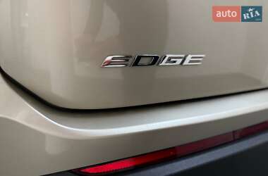 Внедорожник / Кроссовер Ford Edge 2017 в 