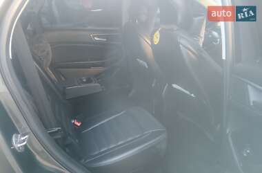 Позашляховик / Кросовер Ford Edge 2016 в 