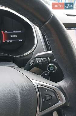 Внедорожник / Кроссовер Ford Edge 2019 в 