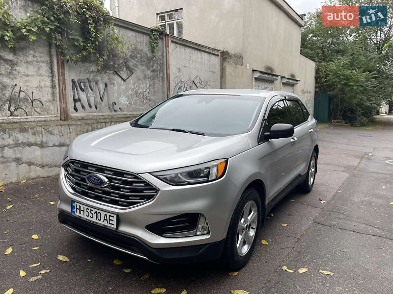 Позашляховик / Кросовер Ford Edge 2019 в 
