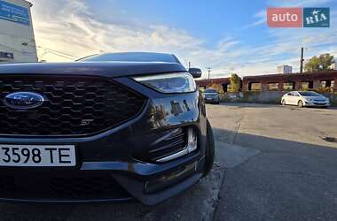 Внедорожник / Кроссовер Ford Edge 2021 в 