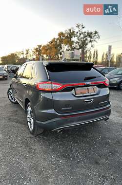 Внедорожник / Кроссовер Ford Edge 2017 в 