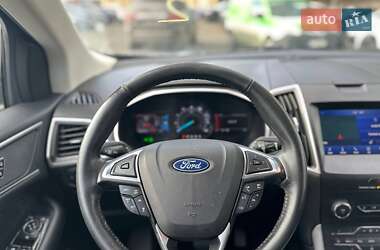 Позашляховик / Кросовер Ford Edge 2019 в 