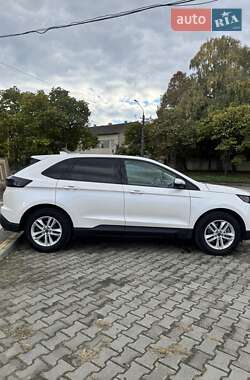 Позашляховик / Кросовер Ford Edge 2016 в 