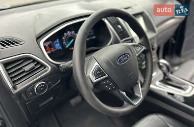 Позашляховик / Кросовер Ford Edge 2017 в 
