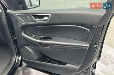 Позашляховик / Кросовер Ford Edge 2017 в 