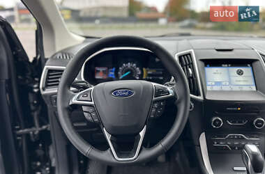 Позашляховик / Кросовер Ford Edge 2017 в 