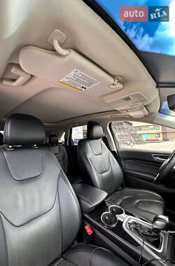Внедорожник / Кроссовер Ford Edge 2017 в 