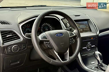 Позашляховик / Кросовер Ford Edge 2017 в 