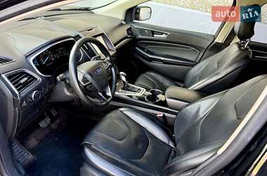 Позашляховик / Кросовер Ford Edge 2018 в 