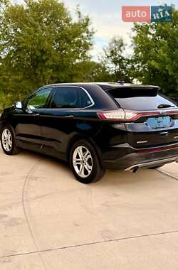 Позашляховик / Кросовер Ford Edge 2018 в 