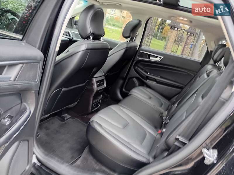 Позашляховик / Кросовер Ford Edge 2017 в Стрию
