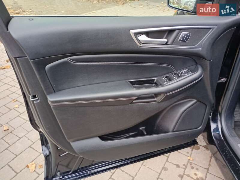 Позашляховик / Кросовер Ford Edge 2017 в Стрию