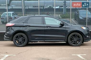 Позашляховик / Кросовер Ford Edge 2019 в 