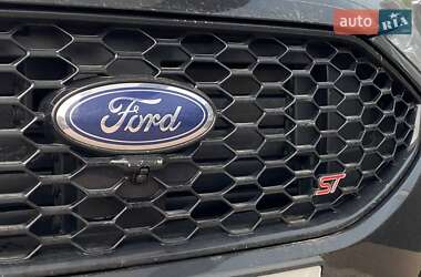 Позашляховик / Кросовер Ford Edge 2019 в 
