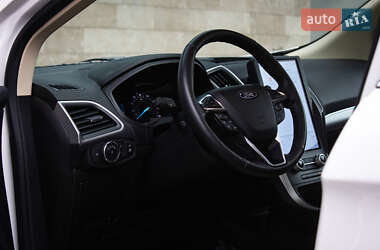 Внедорожник / Кроссовер Ford Edge 2022 в 