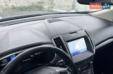 Внедорожник / Кроссовер Ford Edge 2016 в 