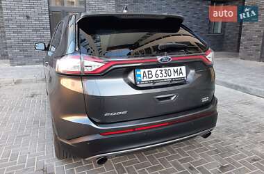Позашляховик / Кросовер Ford Edge 2015 в 