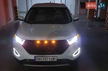 Позашляховик / Кросовер Ford Edge 2016 в 