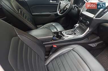 Внедорожник / Кроссовер Ford Edge 2016 в 