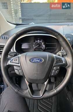 Внедорожник / Кроссовер Ford Edge 2018 в 